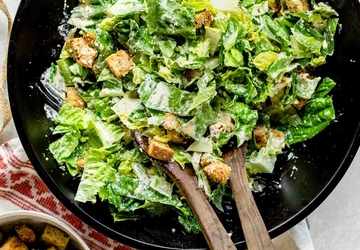 How to Mix Up a Delicious Salad Dressing at Home